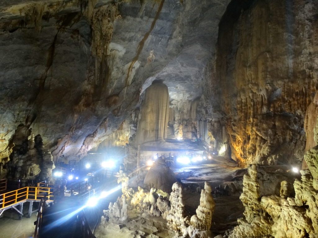 paradise cave phong nha